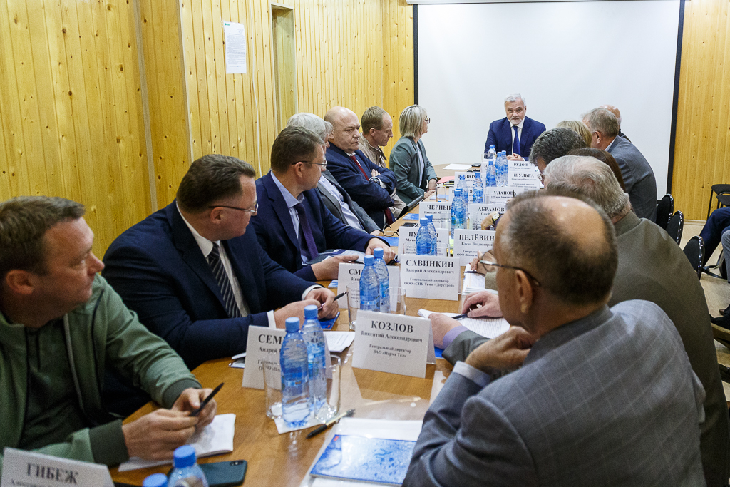  Владимир Уйба встретился с промышленниками и представителями крупного бизнеса Республики Коми